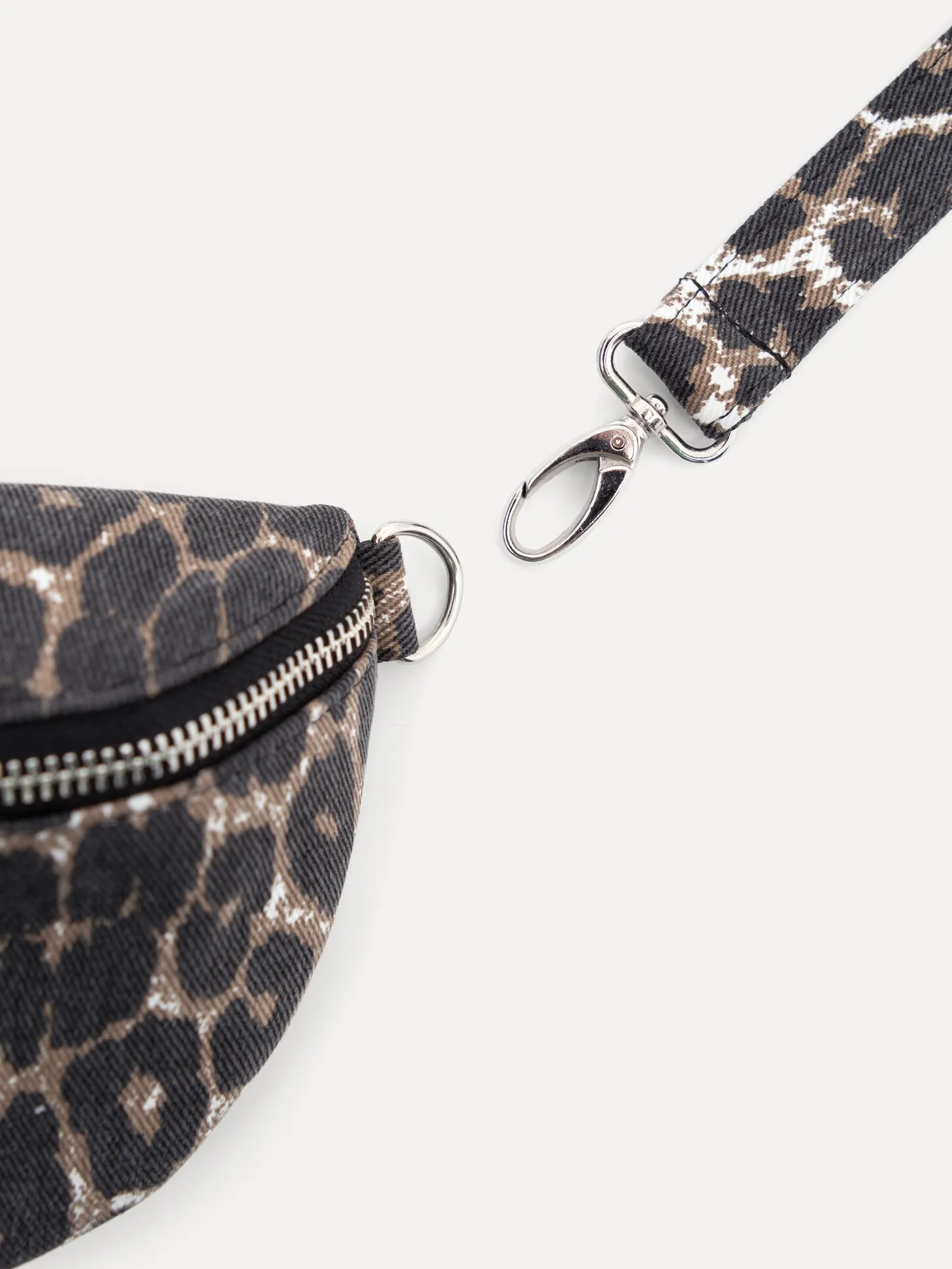 Les Soeurs fanny bag Julian Leopard New