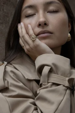 Les Soeurs Pinky Ring Gaia Coin Gold Outlet