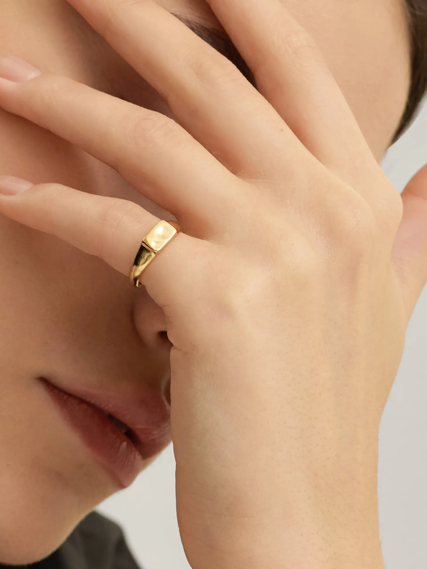 Les Soeurs Pinky Ring Ginette Rectangle Gold Best