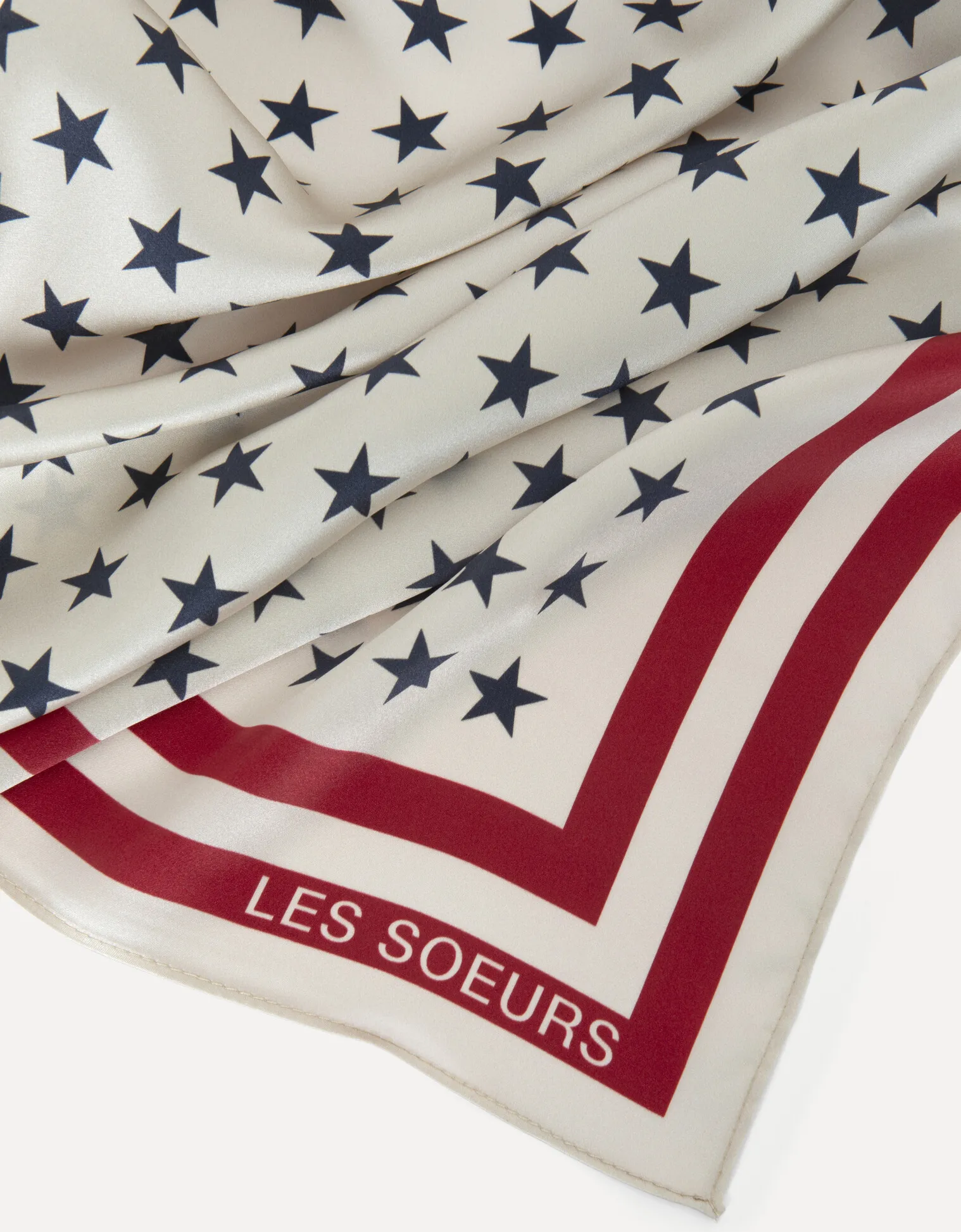 Les Soeurs Sjaal Red Clearance